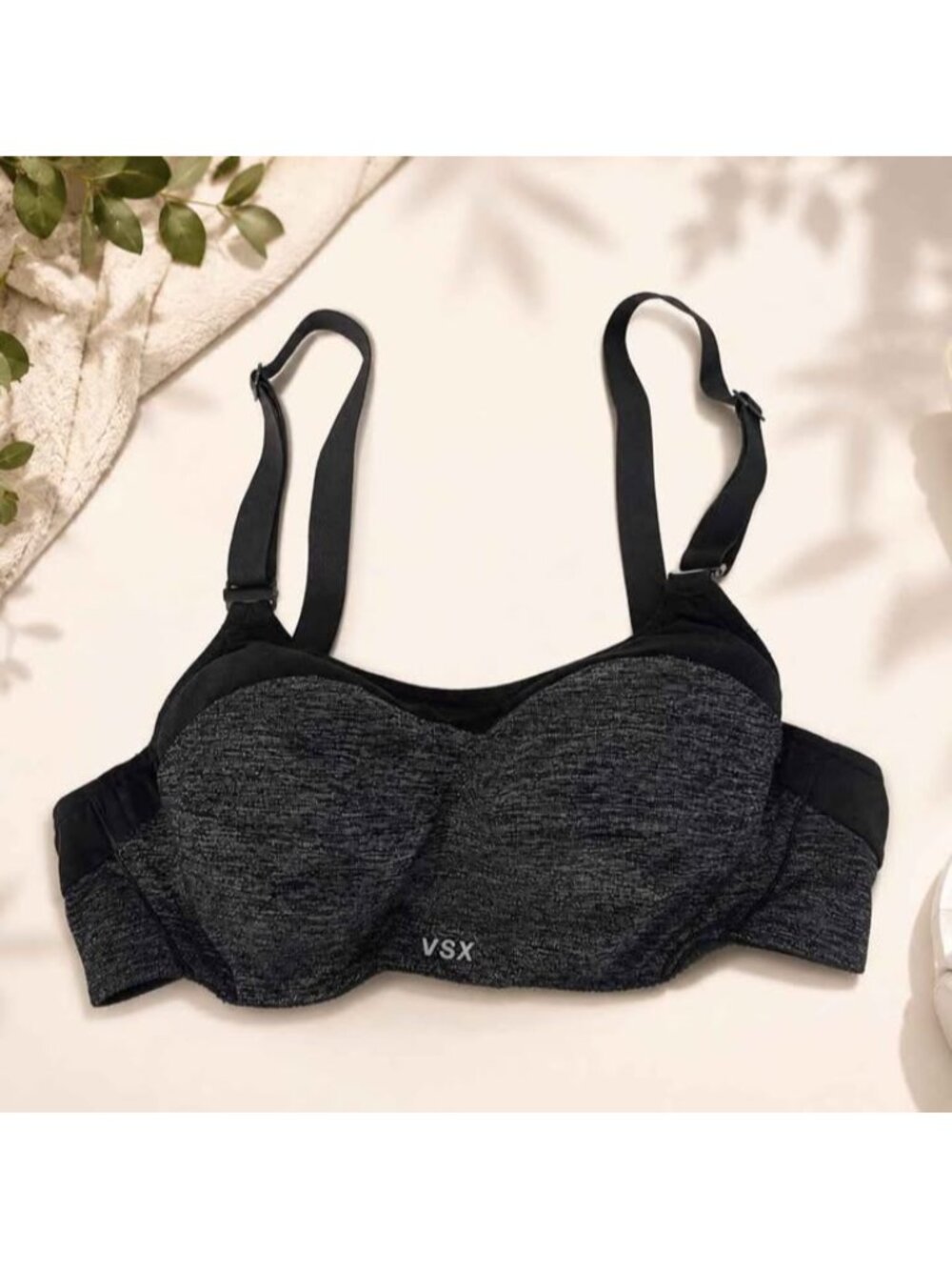 32 C VSX sport bra adjustable straps victorias secret